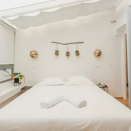 Apartment Amazing Notre Dame Boulevard St-germain - 4 Bedrooms Paris